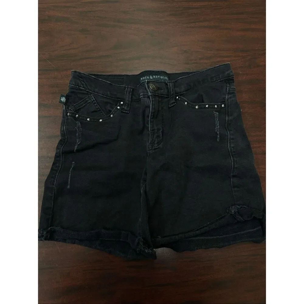 Rock & Republic Black Bumpershoot Studded Shorts Size 6